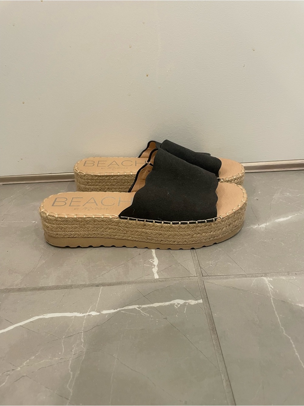 BEACH Platform Slip on Sandals Size 6